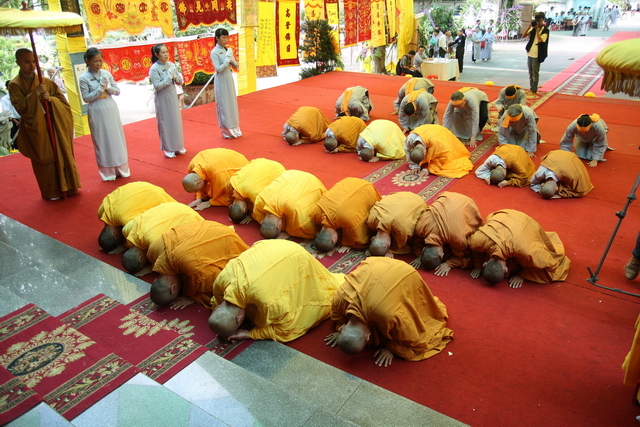 Chùm ảnh: Các đoàn viếng tang lễ HT. Thích Minh Châu - Sáng 04/09/2012