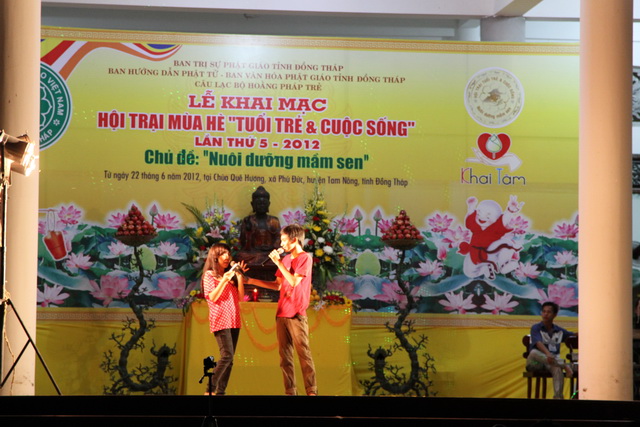 Hoằng Pháp Trẻ: Chùm ảnh đa sắc màu đêm văn nghệ chúc mừng hội trại