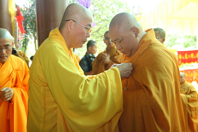 Chùm ảnh: Các đoàn viếng tang lễ HT. Thích Minh Châu - Chiều 04/09/2012
