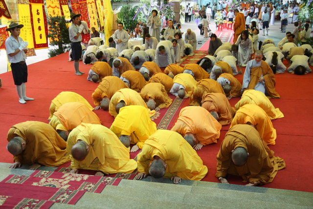 Chùm ảnh: Các đoàn viếng tang lễ HT. Thích Minh Châu - Chiều 04/09/2012