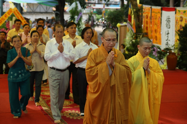 Chùm ảnh: Các đoàn viếng tang lễ HT. Thích Minh Châu - Chiều 04/09/2012