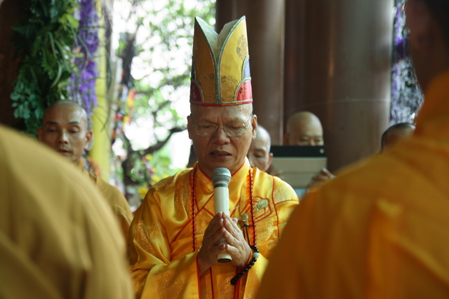 Chùm ảnh: Các đoàn viếng tang lễ HT. Thích Minh Châu - Sáng 05/09/2012