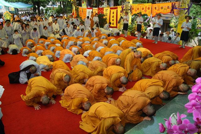 Chùm ảnh: Các đoàn viếng tang lễ HT. Thích Minh Châu - Chiều 05/09/2012