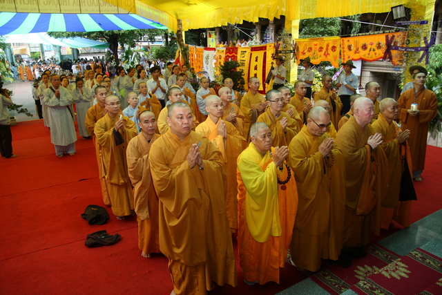 Chùm ảnh: Các đoàn viếng tang lễ HT. Thích Minh Châu - Chiều 05/09/2012