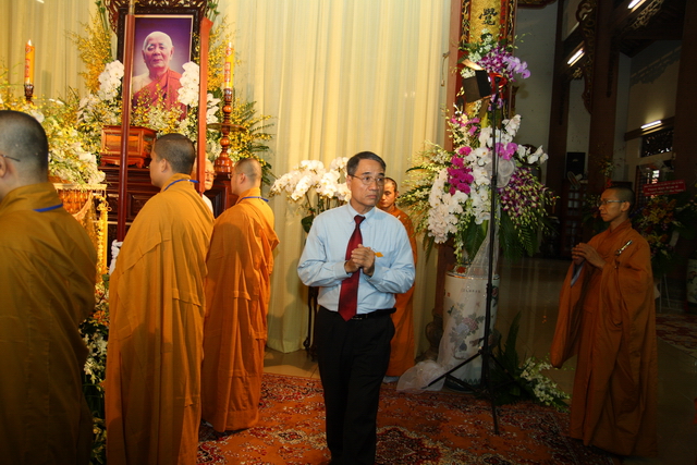 Chùm ảnh: Các đoàn viếng tang lễ HT. Thích Minh Châu - Chiều 05/09/2012