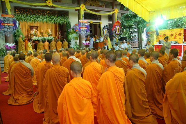Chùm ảnh: Các đoàn viếng tang lễ HT. Thích Minh Châu - Chiều 05/09/2012