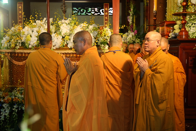 Chùm ảnh: Các đoàn viếng tang lễ HT. Thích Minh Châu - Chiều 05/09/2012