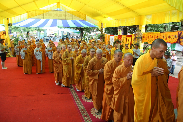 Chùm ảnh: Các đoàn viếng tang lễ HT. Thích Minh Châu - Sáng 06/09/2012