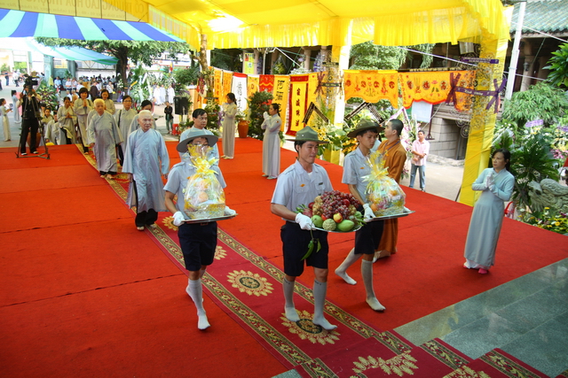 Chùm ảnh: Các đoàn viếng tang lễ HT. Thích Minh Châu - Sáng 06/09/2012