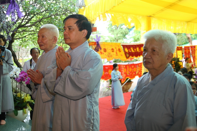 Chùm ảnh: Các đoàn viếng tang lễ HT. Thích Minh Châu - Sáng 06/09/2012