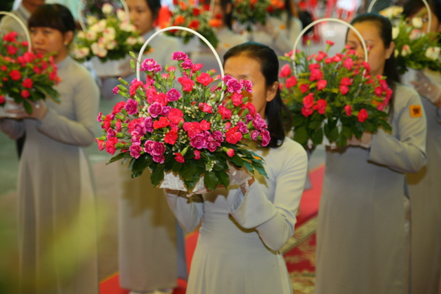 Chùm ảnh: Các đoàn viếng tang lễ HT. Thích Minh Châu - Sáng 06/09/2012