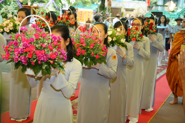 Chùm ảnh: Các đoàn viếng tang lễ HT. Thích Minh Châu - Sáng 06/09/2012