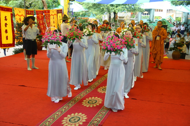 Chùm ảnh: Các đoàn viếng tang lễ HT. Thích Minh Châu - Sáng 06/09/2012