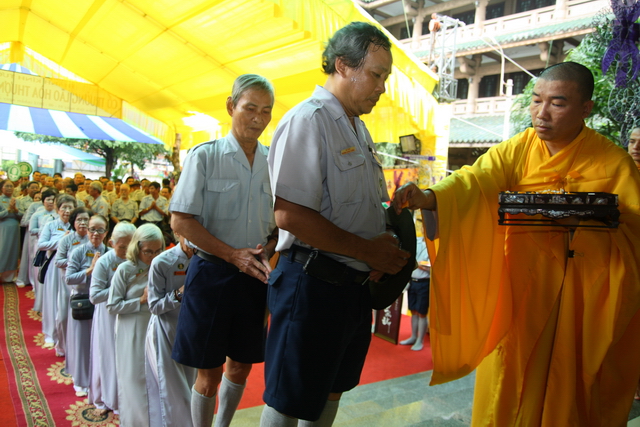 Chùm ảnh: Các đoàn viếng tang lễ HT. Thích Minh Châu - Sáng 06/09/2012