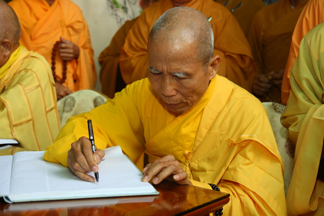 Chùm ảnh: Các đoàn viếng tang lễ HT. Thích Minh Châu - Sáng 06/09/2012