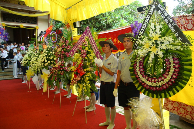 Chùm ảnh: Các đoàn viếng tang lễ HT. Thích Minh Châu - Sáng 06/09/2012
