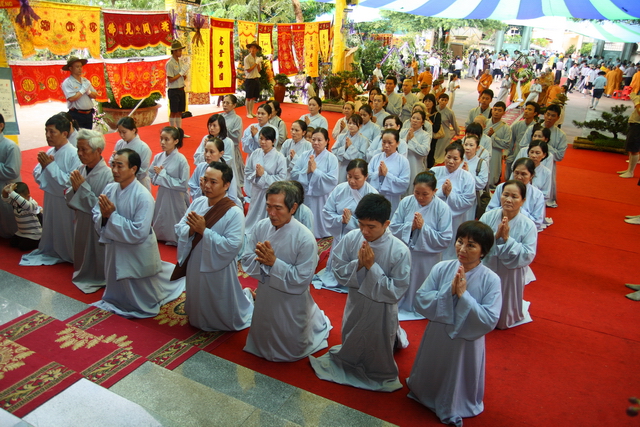 Chùm ảnh: Các đoàn viếng tang lễ HT. Thích Minh Châu - Sáng 06/09/2012