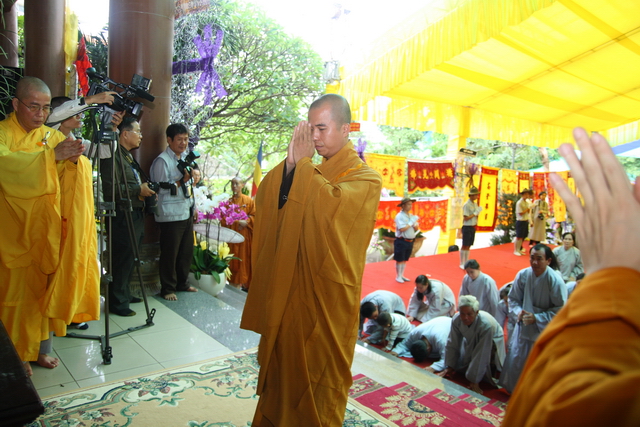 Chùm ảnh: Các đoàn viếng tang lễ HT. Thích Minh Châu - Sáng 06/09/2012
