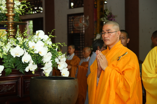 Chùm ảnh: Các đoàn viếng tang lễ HT. Thích Minh Châu - Sáng 06/09/2012
