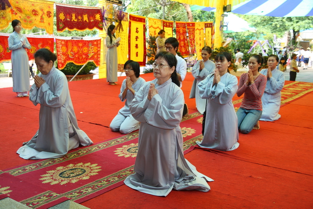 Chùm ảnh: Các đoàn viếng tang lễ HT. Thích Minh Châu - Sáng 06/09/2012