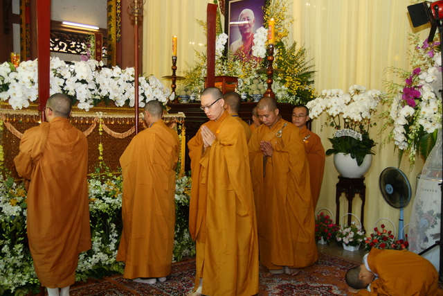 Chùm ảnh: Các đoàn viếng tang lễ HT. Thích Minh Châu - Sáng 06/09/2012
