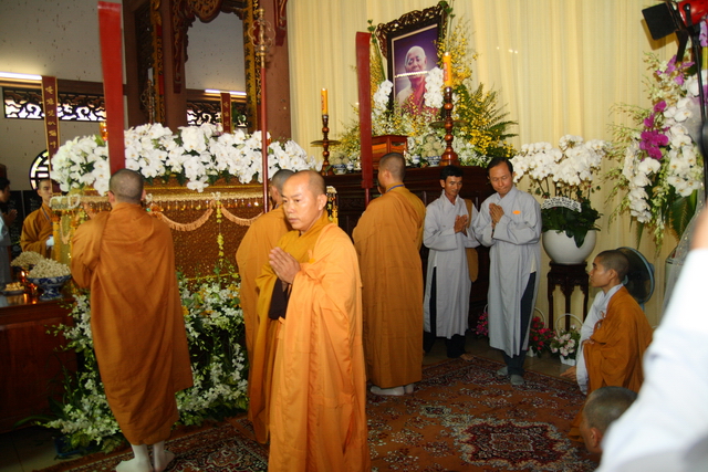 Chùm ảnh: Các đoàn viếng tang lễ HT. Thích Minh Châu - Sáng 06/09/2012