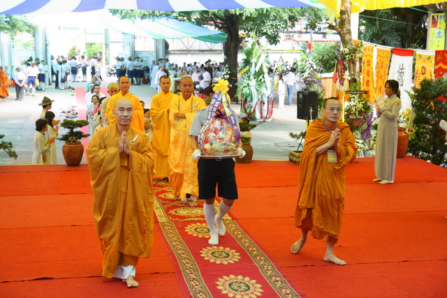 Chùm ảnh: Các đoàn viếng tang lễ HT. Thích Minh Châu - Sáng 06/09/2012