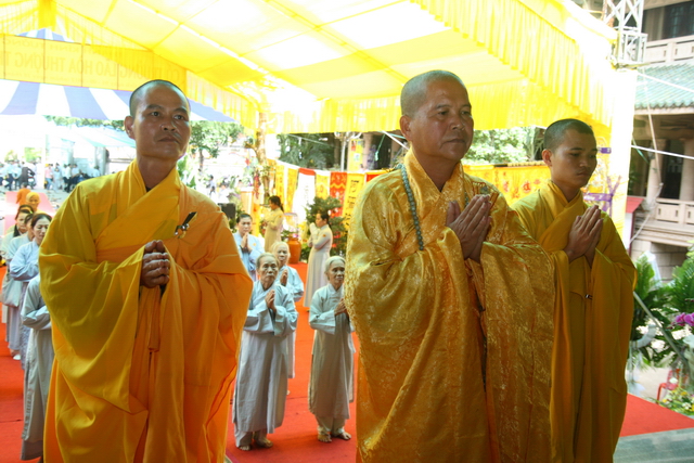 Chùm ảnh: Các đoàn viếng tang lễ HT. Thích Minh Châu - Sáng 06/09/2012