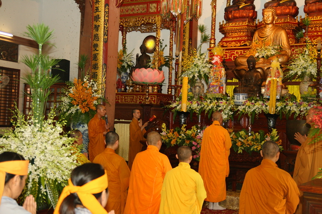 Chùm ảnh: Các đoàn viếng tang lễ HT. Thích Minh Châu - Sáng 06/09/2012