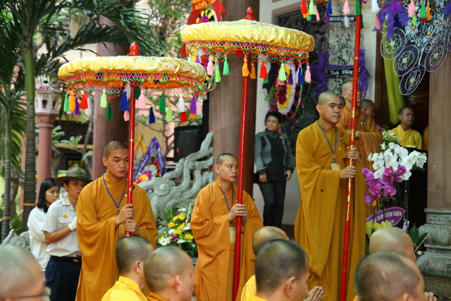 Chùm ảnh: Các đoàn viếng tang lễ HT. Thích Minh Châu - Sáng 06/09/2012