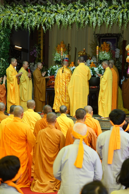 Chùm ảnh: Các đoàn viếng tang lễ HT. Thích Minh Châu - Sáng 06/09/2012
