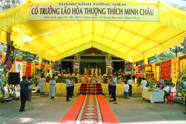 Chùm ảnh: Các đoàn viếng tang lễ HT. Thích Minh Châu - Sáng 06/09/2012