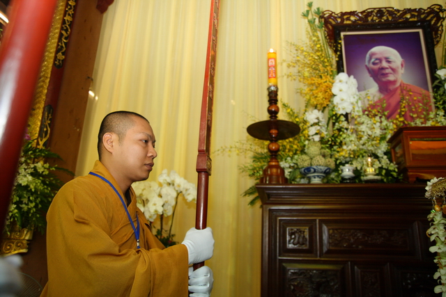 Chùm ảnh: Các đoàn viếng tang lễ HT. Thích Minh Châu - Sáng 06/09/2012