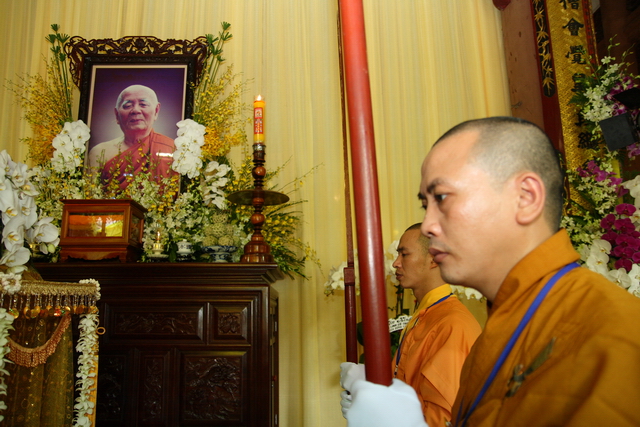 Chùm ảnh: Các đoàn viếng tang lễ HT. Thích Minh Châu - Chiều 06/09/2012