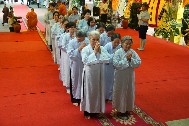 Chùm ảnh: Các đoàn viếng tang lễ HT. Thích Minh Châu - Chiều 06/09/2012