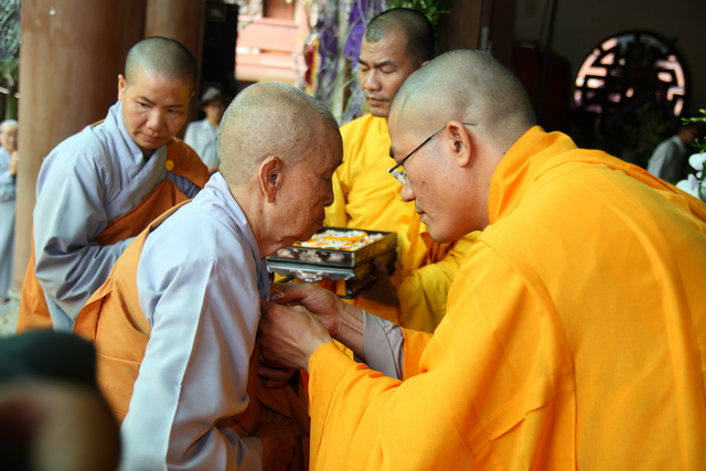 Chùm ảnh: Các đoàn viếng tang lễ HT. Thích Minh Châu - Chiều 06/09/2012