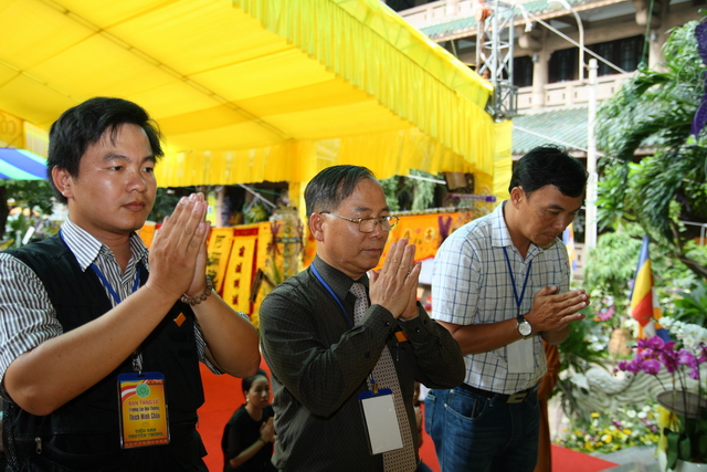 Chùm ảnh: Các đoàn viếng tang lễ HT. Thích Minh Châu - Chiều 06/09/2012