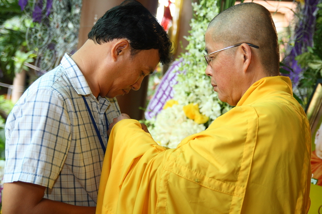 Chùm ảnh: Các đoàn viếng tang lễ HT. Thích Minh Châu - Chiều 06/09/2012