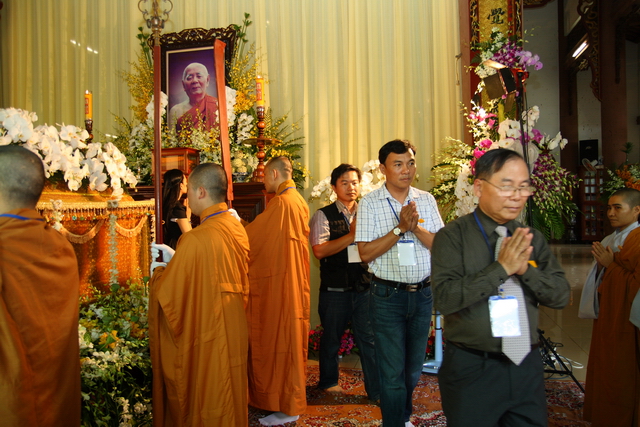 Chùm ảnh: Các đoàn viếng tang lễ HT. Thích Minh Châu - Chiều 06/09/2012