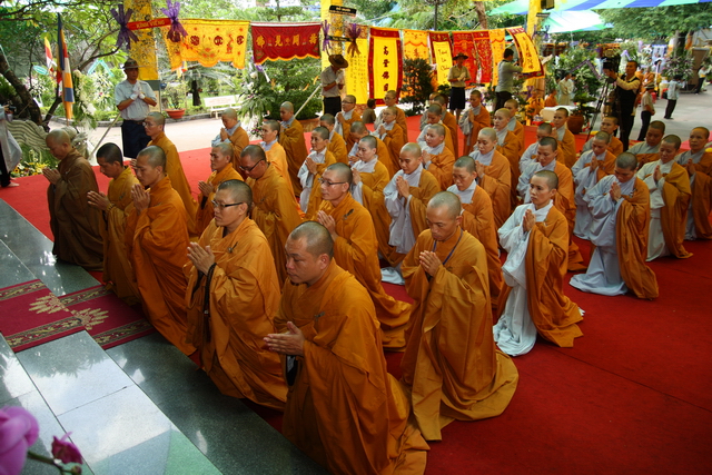 Chùm ảnh: Các đoàn viếng tang lễ HT. Thích Minh Châu - Chiều 06/09/2012