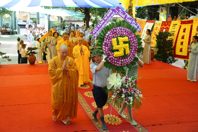 Chùm ảnh: Các đoàn viếng tang lễ HT. Thích Minh Châu - Chiều 06/09/2012
