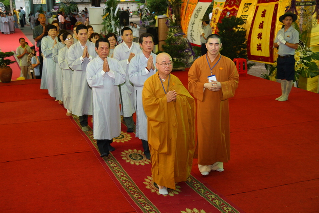 Chùm ảnh: Các đoàn viếng tang lễ HT. Thích Minh Châu - Chiều 06/09/2012