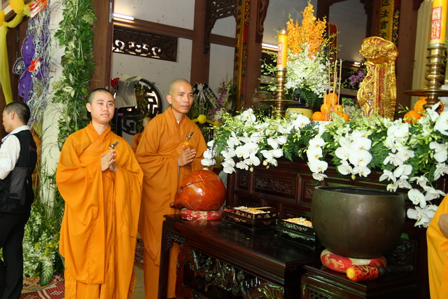 Chùm ảnh: Các đoàn viếng tang lễ HT. Thích Minh Châu - Chiều 06/09/2012