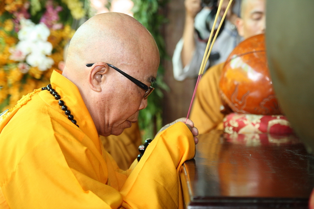 Chùm ảnh: Các đoàn viếng tang lễ HT. Thích Minh Châu - Sáng 07/09/2012