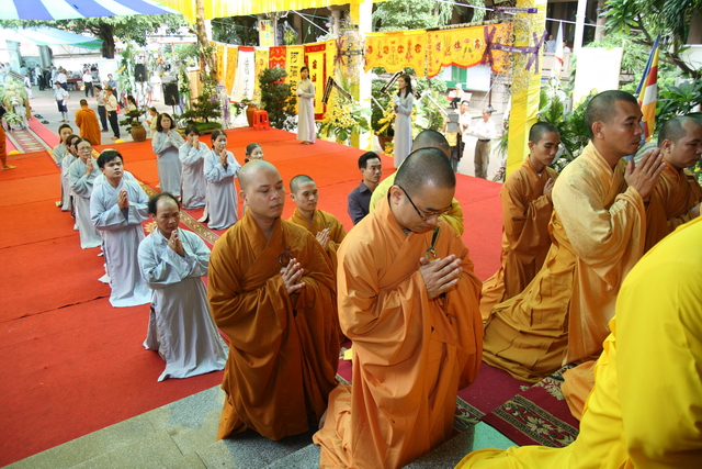 Chùm ảnh: Các đoàn viếng tang lễ HT. Thích Minh Châu - Sáng 07/09/2012