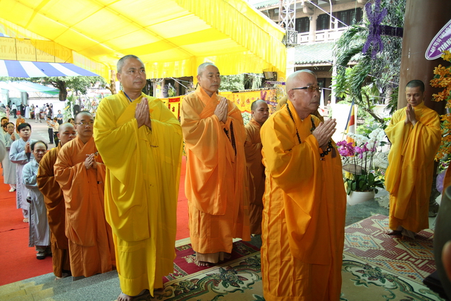 Chùm ảnh: Các đoàn viếng tang lễ HT. Thích Minh Châu - Sáng 07/09/2012