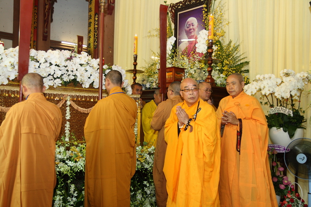 Chùm ảnh: Các đoàn viếng tang lễ HT. Thích Minh Châu - Sáng 07/09/2012