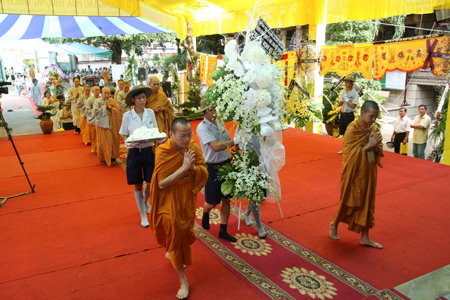 Chùm ảnh: Các đoàn viếng tang lễ HT. Thích Minh Châu - Sáng 07/09/2012