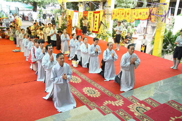 Chùm ảnh: Các đoàn viếng tang lễ HT. Thích Minh Châu - Sáng 07/09/2012