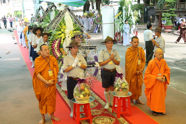 Chùm ảnh: Các đoàn viếng tang lễ HT. Thích Minh Châu - Sáng 07/09/2012